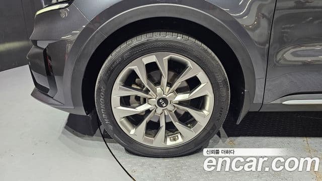 Kia Sorento 2020 — Фото 5/20