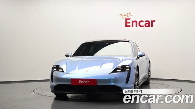 Porsche Taycan 2021 — Photo 3/20