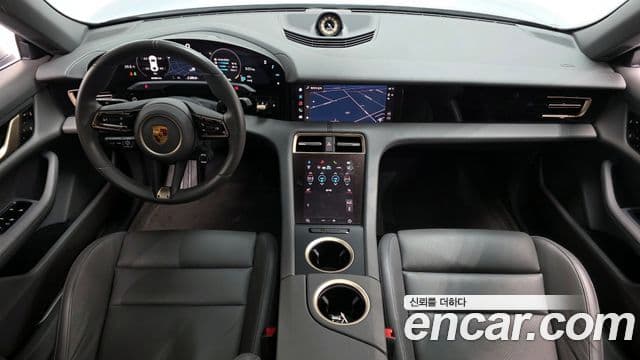 Porsche Taycan 2021 — Photo 7/20