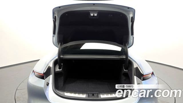 Porsche Taycan 2021 — Photo 6/20