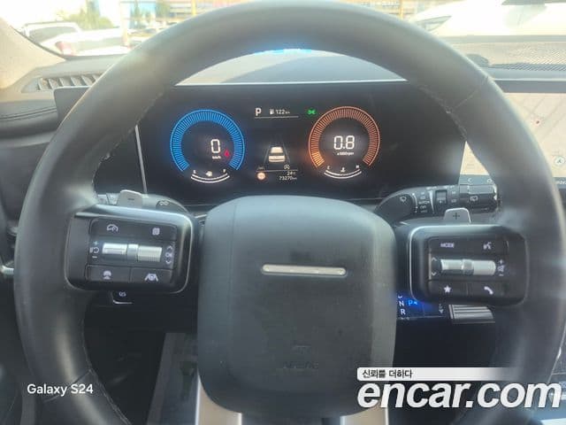 Hyundai Santa Fe 2023 — ფოტო 11/20