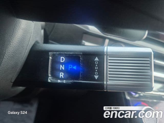 Hyundai Santa Fe 2023 — ფოტო 16/20