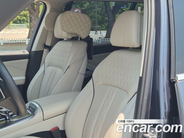 BMW X7 2021 — ფოტო 8/20