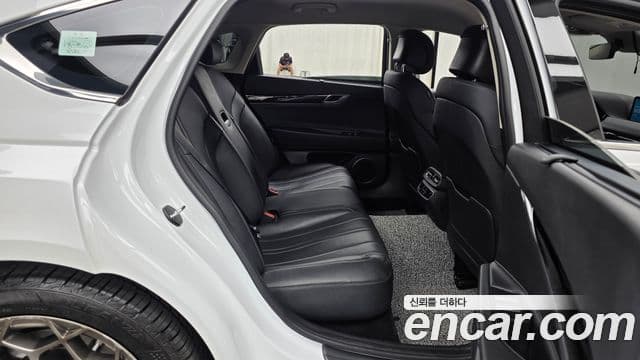 Genesis Electrified G80 2022 — Şəkil 12/20