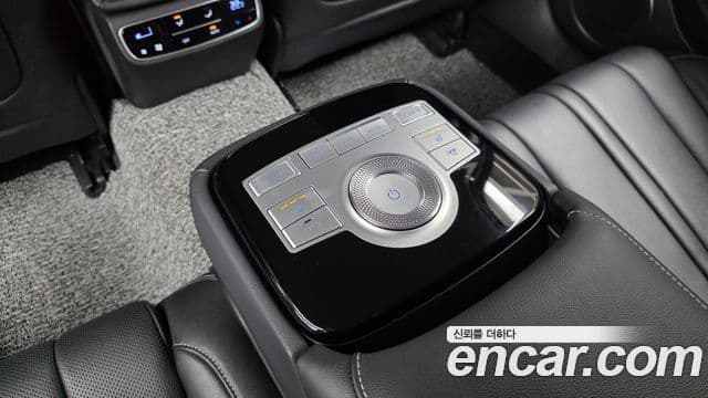 Genesis Electrified G80 2022 — Şəkil 19/20