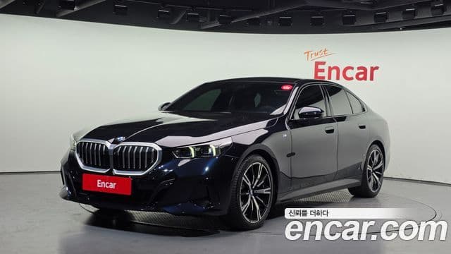 BMW 5 Series 2024 — Photo 10/20