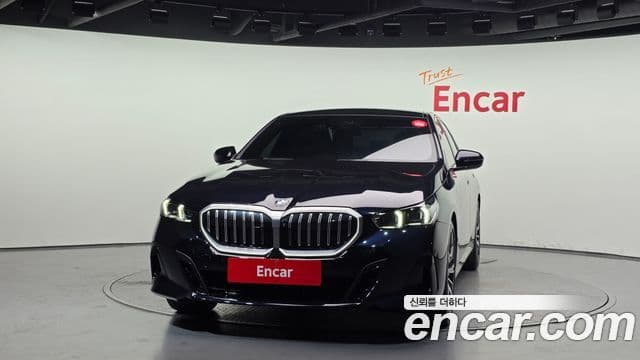 BMW 5 Series 2024 — Photo 8/20