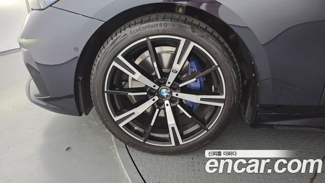 BMW 5 Series 2024 — Photo 7/20