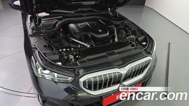 BMW 5 Series 2024 — Photo 3/20
