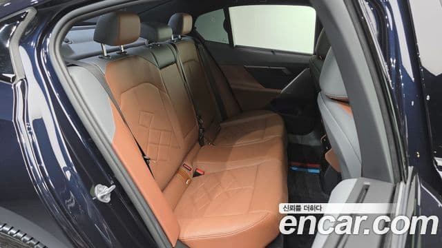 BMW 5 Series 2024 — Photo 16/20