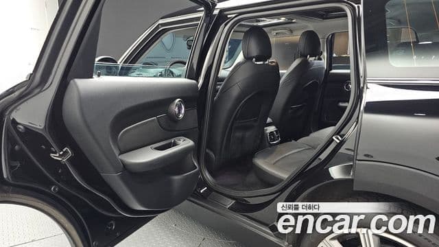 Mini Cooper S Clubman 2020 — Şəkil 26/31
