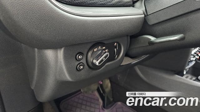 Mini Cooper S Clubman 2020 — Şəkil 24/31
