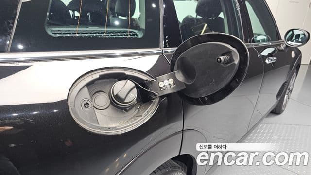 Mini Cooper S Clubman 2020 — Şəkil 7/31