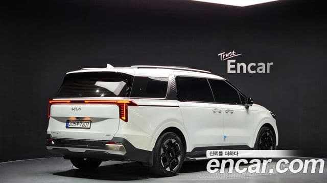 Kia Carnival 2024 — Şəkil 2/20