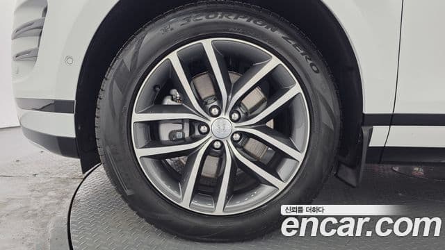 Land Rover Range Rover Evoque 2026 — ფოტო 8/20