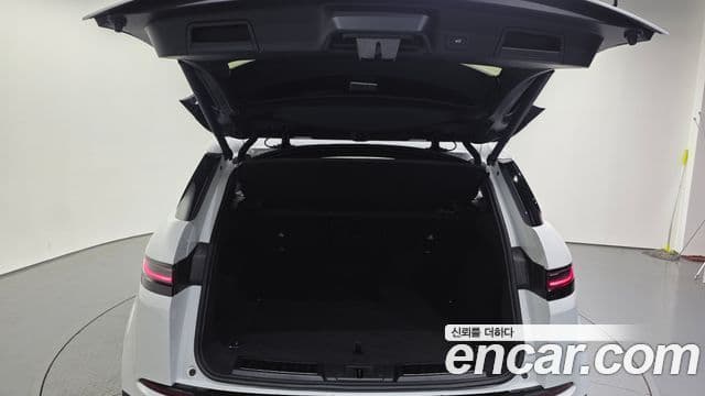 Land Rover Range Rover Evoque 2026 — ფოტო 10/20