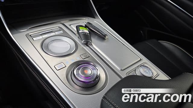 Genesis GV80 2020 — ფოტო 9/20