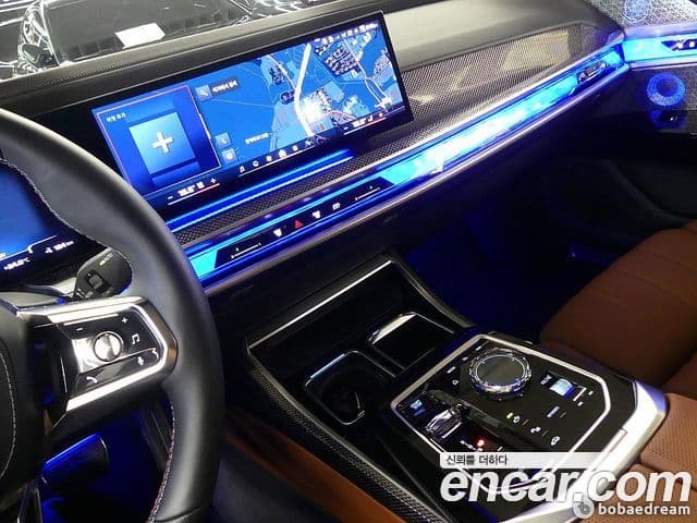 BMW i7 2024 — ფოტო 19/20