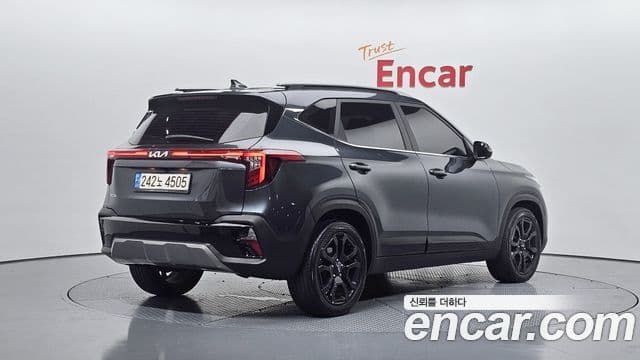Kia Seltos 2023 — Şəkil 2/20