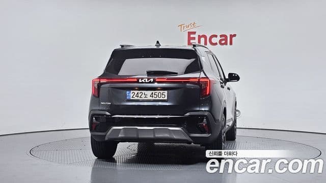Kia Seltos 2023 — Şəkil 4/20