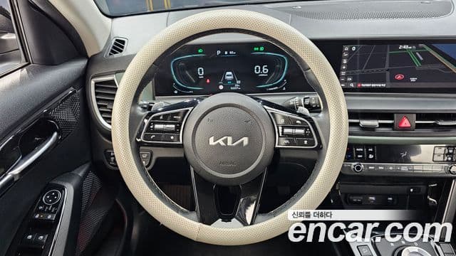 Kia Seltos 2023 — Şəkil 13/20