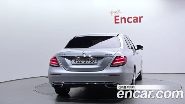 Mercedes-Benz E-Class 2018 — Фото 4/20