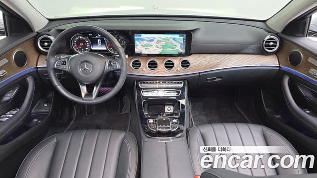 Mercedes-Benz E-Class 2018 — Фото 7/20
