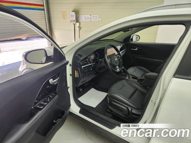 Kia Niro 2019 — Şəkil 10/20