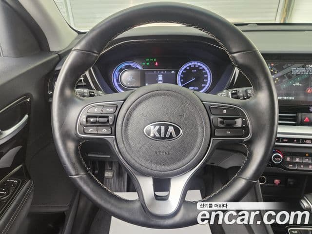Kia Niro 2019 — Şəkil 20/20