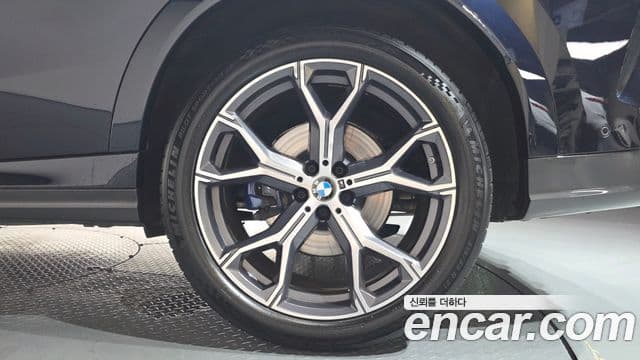BMW X6 2024 — Photo 10/36