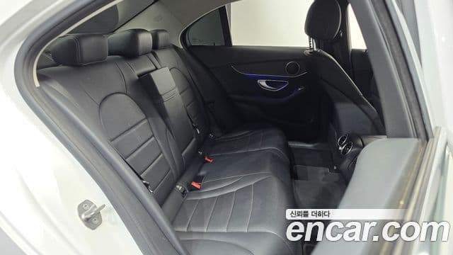 Mercedes-Benz C-Class 2019 — Şəkil 11/20