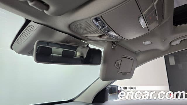 Mercedes-Benz C-Class 2019 — Şəkil 18/20