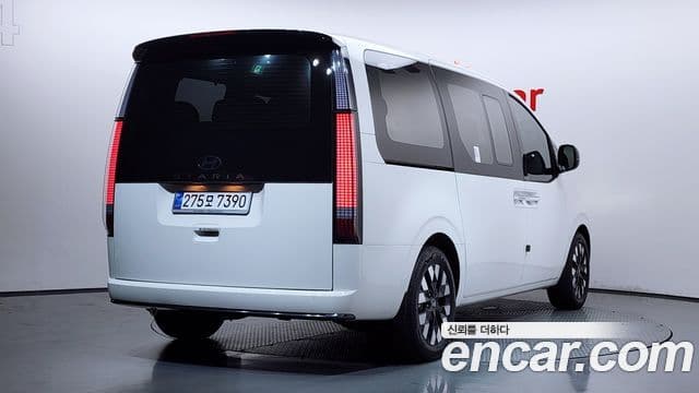 Hyundai Staria 2025 — Фото 2/20
