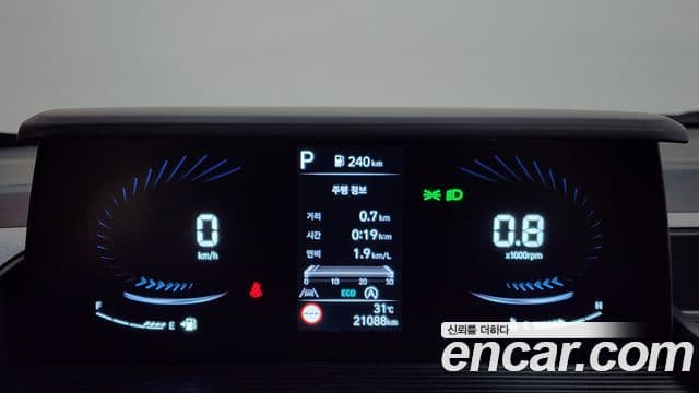 Hyundai Staria 2025 — Фото 7/20