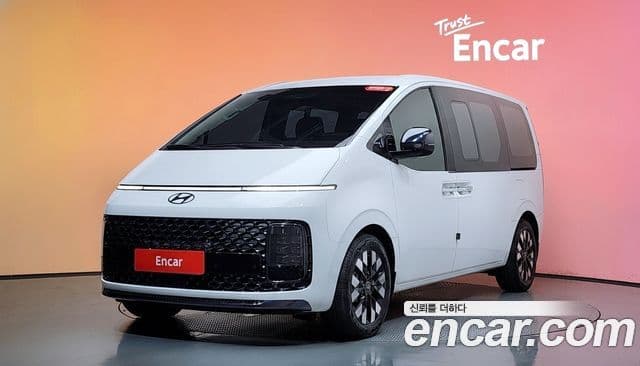 Hyundai Staria 2025 — Фото 1/20