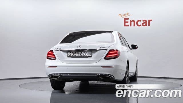 Mercedes-Benz E-Class 2018 — Фото 4/20
