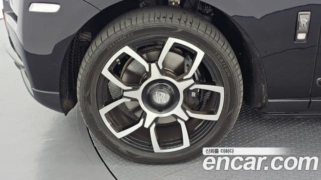 Rolls-Royce Cullinan 2022 — ფოტო 5/20