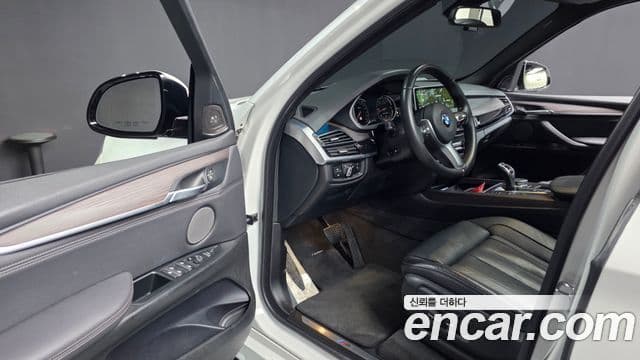 BMW X5 2018 — Şəkil 8/20