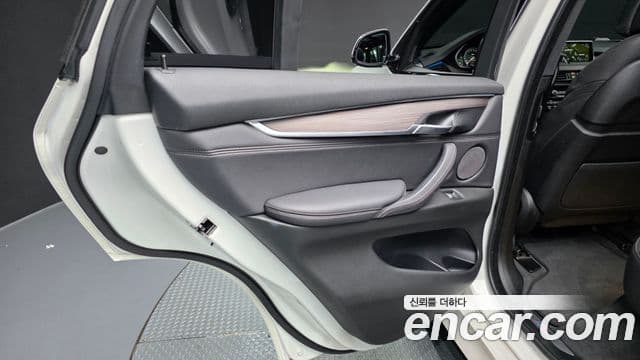 BMW X5 2018 — Şəkil 26/38