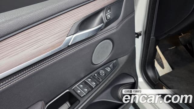 BMW X5 2018 — Şəkil 23/38