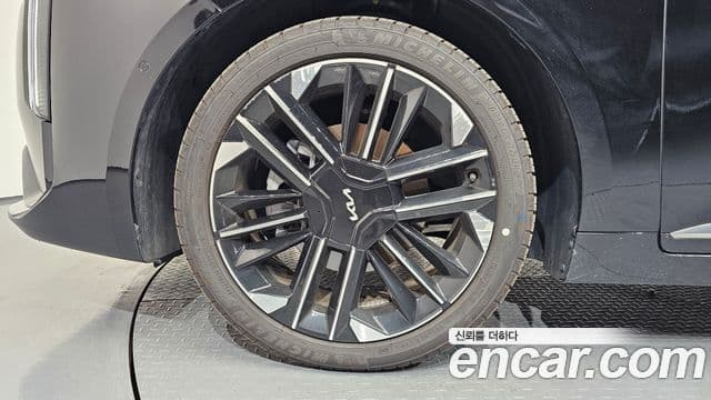 Kia K8 2025 — Photo 8/36