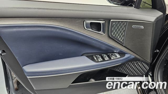 Kia K8 2025 — Photo 21/36