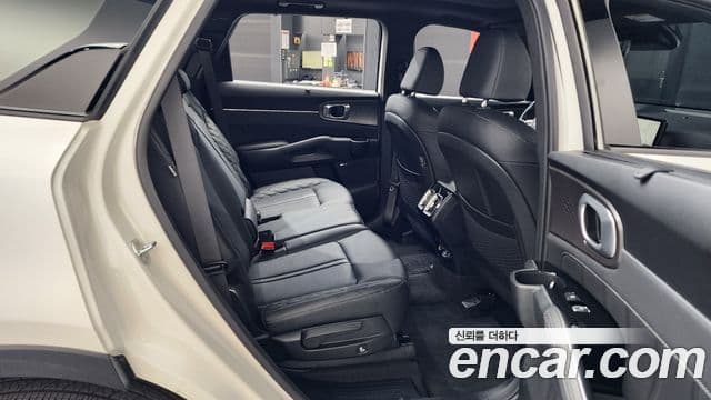 Kia Sorento 2023 — Şəkil 12/20