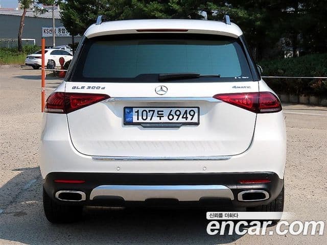 Mercedes-Benz GLE-Class 2020 — ფოტო 3/20