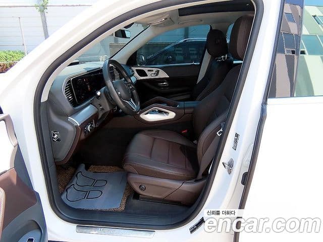 Mercedes-Benz GLE-Class 2020 — ფოტო 4/20