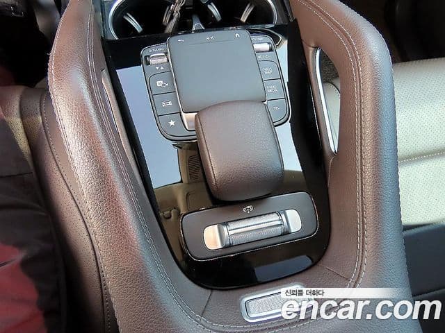 Mercedes-Benz GLE-Class 2020 — ფოტო 13/20