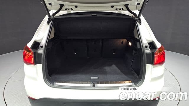 BMW X1 2022 — Şəkil 18/20
