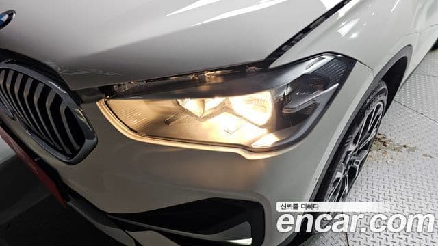 BMW X1 2022 — Photo 13/33