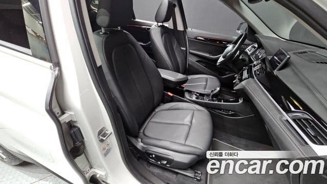 BMW X1 2022 — Photo 12/33