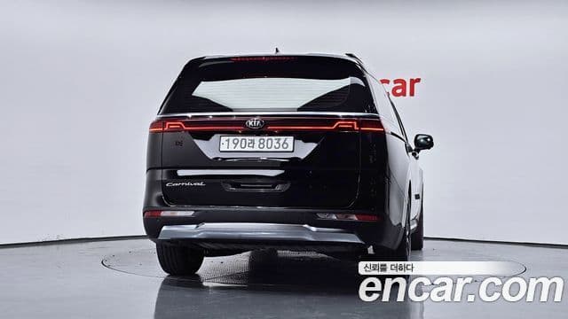Kia Carnival 2021 — Фото 4/20